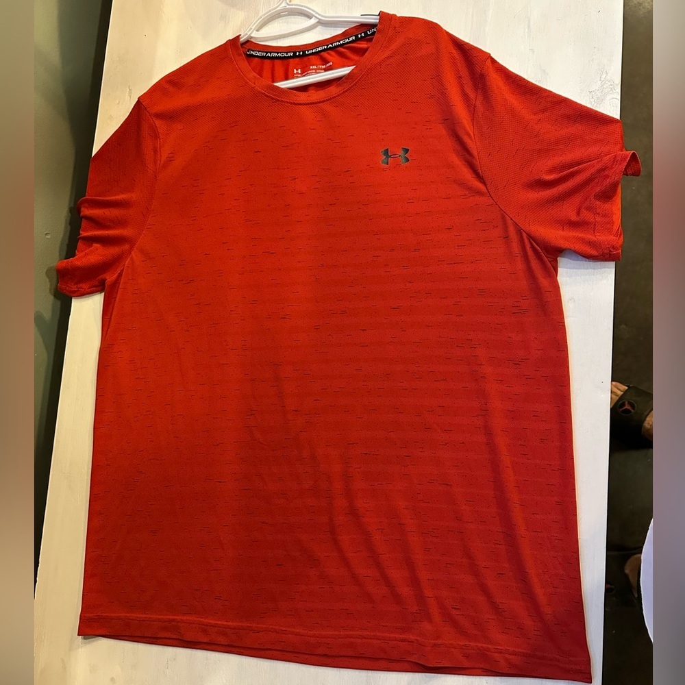Under Armour Men's Vibrant Red Tee